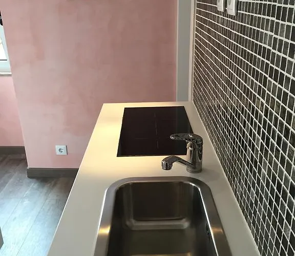 Victoria Place Apartment *